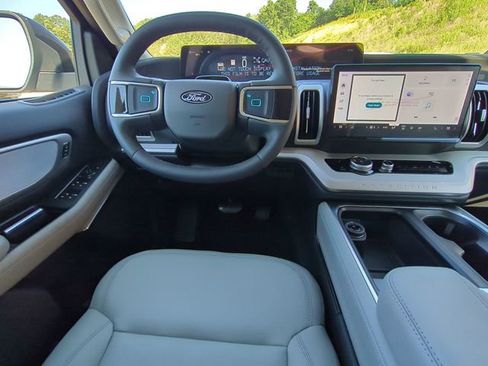 New 2026 Ford Expedition Active RWD image 14