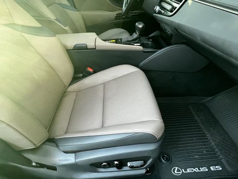 Used 2023 Lexus ES 350 w/ Premium Package image 44