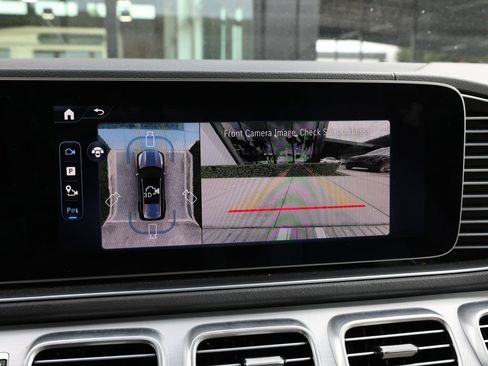 Used 2025 Mercedes-Benz GLS 450 4MATIC image 39