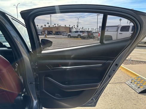 Used 2022 MAZDA MAZDA3 s image 26