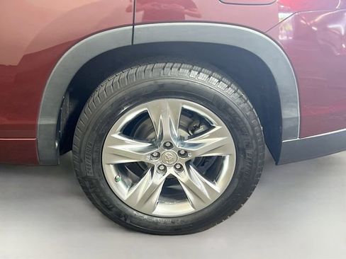 Used 2015 Toyota Highlander Limited w/ Driver Technology Package FWD image 25