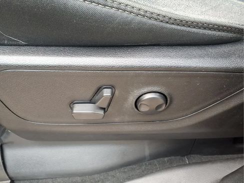 Used 2022 RAM 1500 Big Horn AWD/4WD image 18