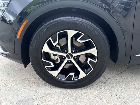 Used 2025 Kia Sportage EX w/ Premium Package FWD image 4