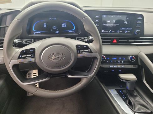 Used 2025 Hyundai Elantra Sport FWD image 22