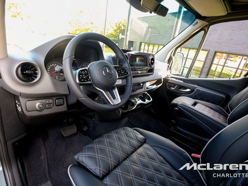 Used 2023 Mercedes-Benz Sprinter 3500 image 10