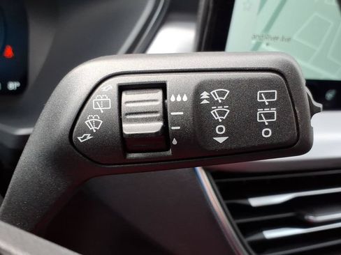 Used 2025 Ford Escape Platinum AWD/4WD image 25