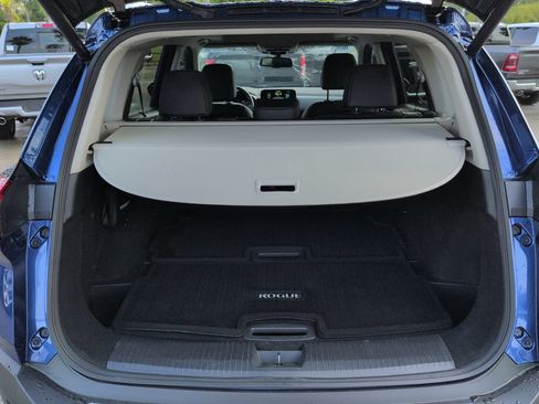 Used 2023 Nissan Rogue SL w/ SL Premium Package FWD image 12