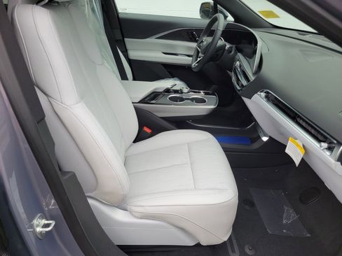 New 2025 Cadillac Lyriq Luxury w/ LPO, Floor Liner Package image 11