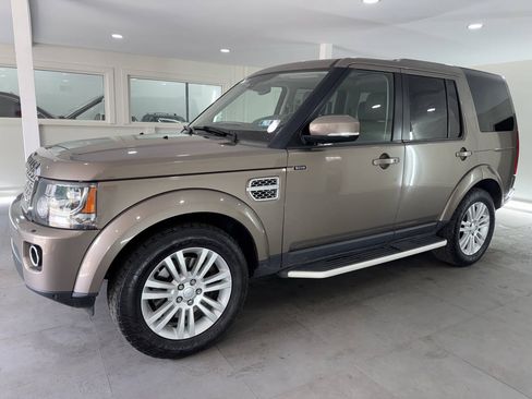 Used 2016 Land Rover LR4 HSE LUX AWD/4WD image 2