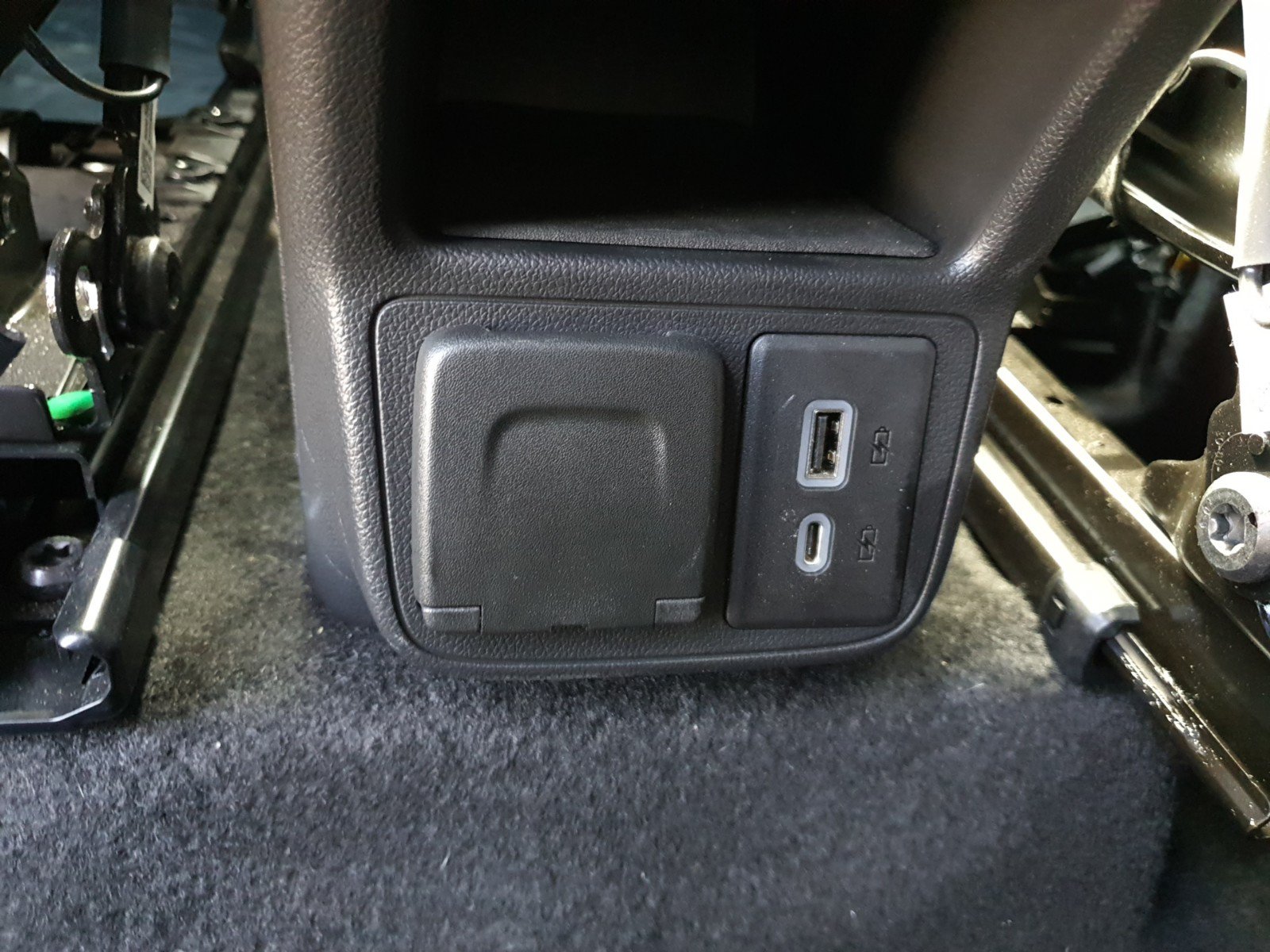 Used 2021 Chevrolet TrailBlazer RS w/ Sun and Liftgate Package FWD image 13