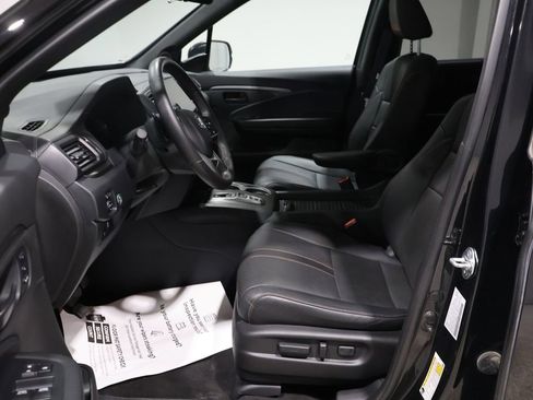 Used 2023 Honda Passport TrailSport image 9