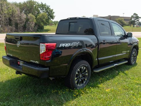 Used 2019 Nissan Titan PRO-4X AWD/4WD image 19