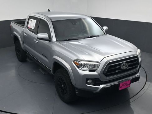 Used 2020 Toyota Tacoma SR5 RWD image 15