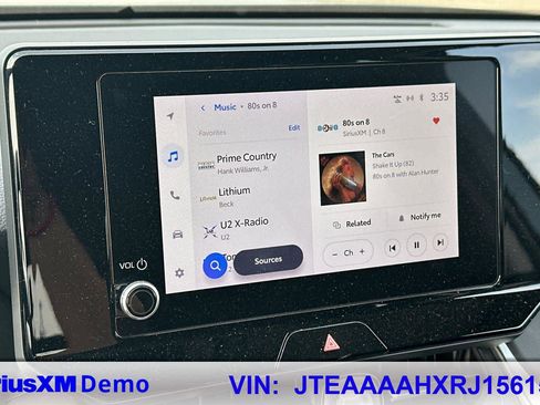 Used 2024 Toyota Venza LE image 32