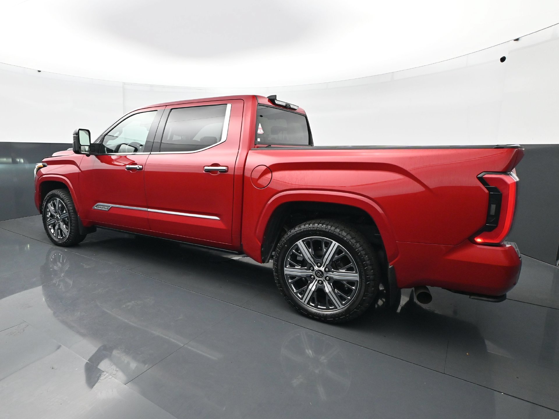 Used 2023 Toyota Tundra Capstone AWD/4WD image 4
