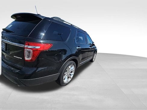 Used 2014 Ford Explorer XLT w/ Equipment Group 202A image 5