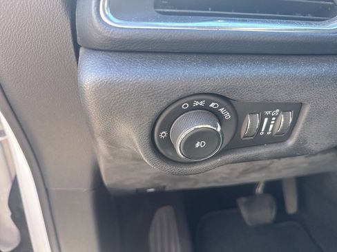 Used 2019 Chrysler Pacifica Touring-L w/ S Appearance Package image 14