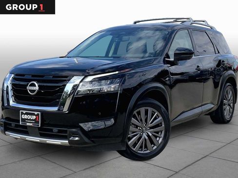 Used 2024 Nissan Pathfinder SL w/ SL Premium Package FWD image 1
