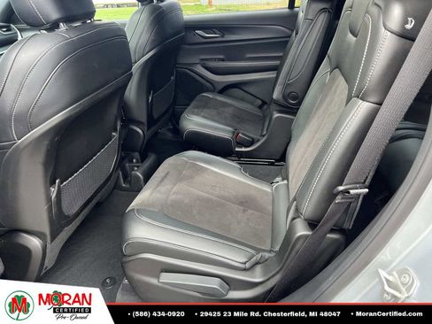 Used 2024 Jeep Grand Cherokee L Altitude AWD/4WD image 13