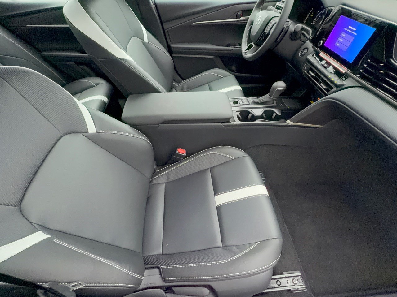 Used 2026 Toyota Camry SE FWD image 30