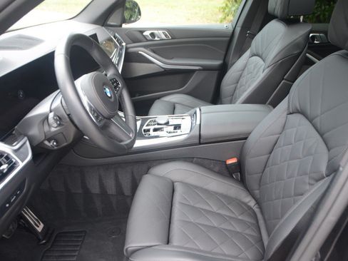 Used 2026 BMW X5 xDrive40i w/ M Sport Package AWD/4WD image 11