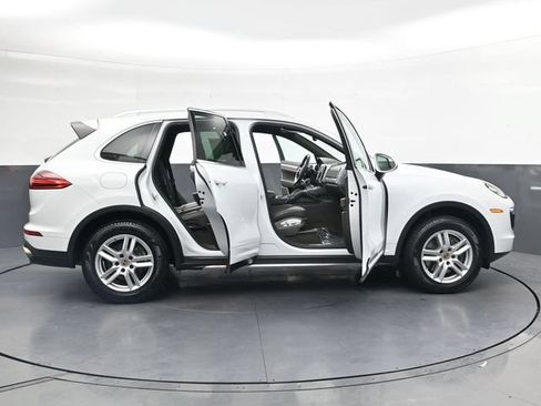 Used 2017 Porsche Cayenne Platinum Edition AWD/4WD image 36