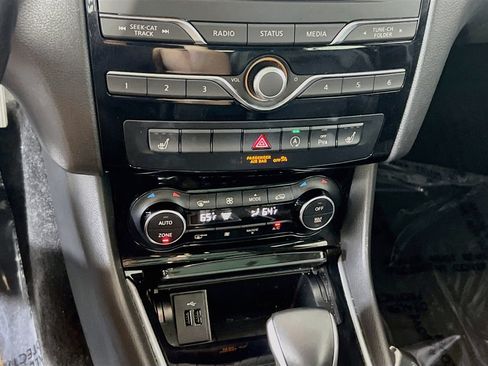 Used 2019 INFINITI QX30 AWD w/ Navigation Package image 16