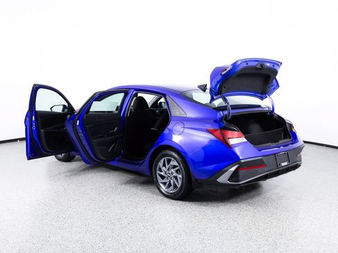 Used 2024 Hyundai Elantra SEL FWD image 14