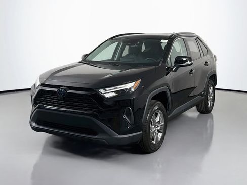 Used 2023 Toyota RAV4 XLE w/ Convenience Package AWD/4WD image 3