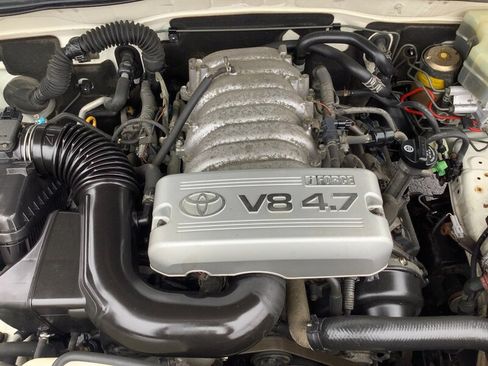 Used 2004 Toyota 4Runner SR5 RWD image 8