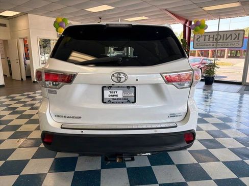 Used 2015 Toyota Highlander Limited Platinum image 6