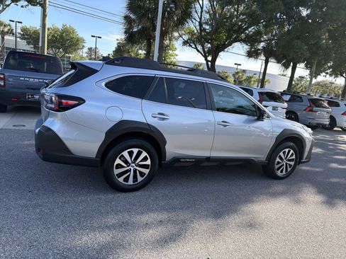 Used 2023 Subaru Outback Premium AWD/4WD image 12
