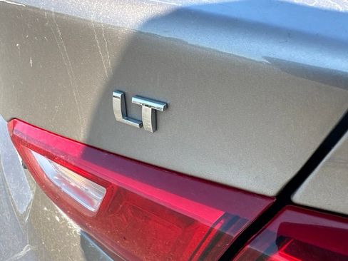 Used 2024 Chevrolet Malibu LT FWD image 12