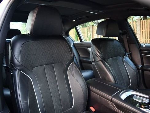 Used 2017 BMW 750i xDrive image 46