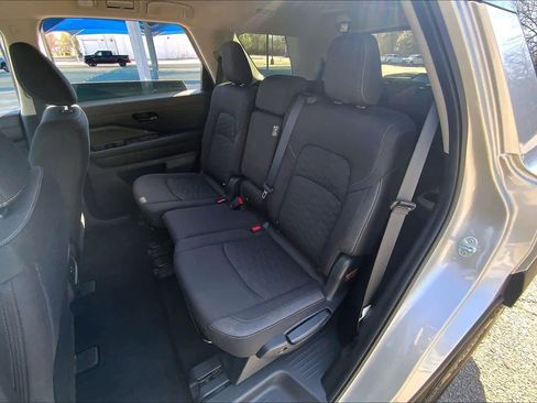 Used 2025 Nissan Pathfinder SV image 21