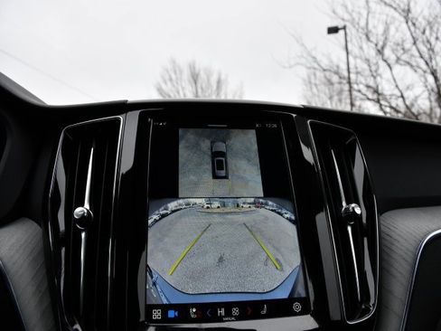 Certified 2025 Volvo XC60 B5 Plus image 15