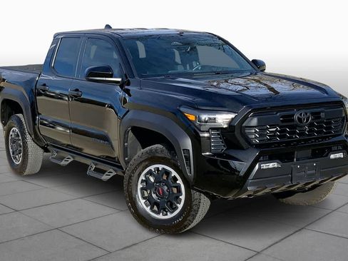 Used 2024 Toyota Tacoma TRD Off-Road image 2