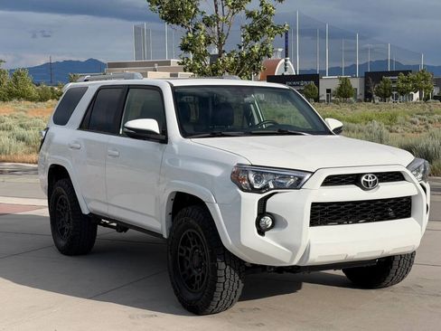 Used 2016 Toyota 4Runner SR5 Premium AWD/4WD image 3