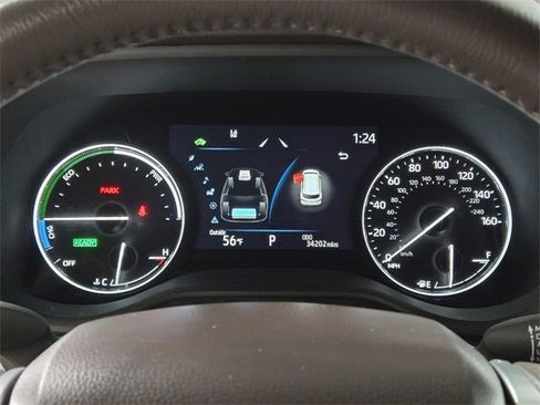 Used 2024 Toyota Sienna Platinum image 32