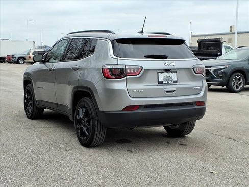Used 2023 Jeep Compass Latitude image 5