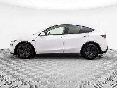 Used 2026 Tesla Model Y Long Range image 2