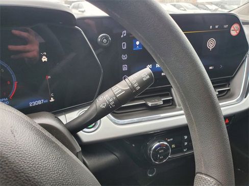 Used 2025 Chevrolet Trax LT image 15