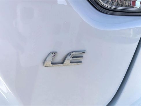 Used 2022 Toyota Corolla LE FWD image 10