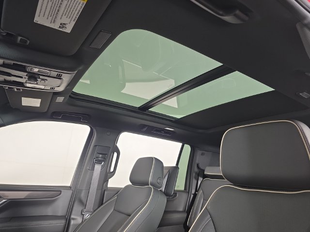 Certified 2025 GMC Yukon XL Elevation w/ Elevation Premium Package AWD/4WD image 29