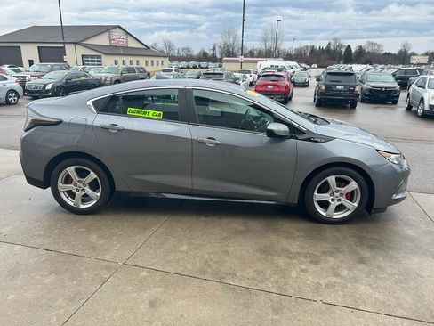 Used 2018 Chevrolet Volt LT w/ Comfort Package image 4