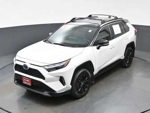 Used 2024 Toyota RAV4 XSE AWD/4WD image 37