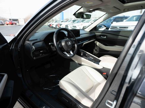 Used 2024 Honda Accord Touring image 8
