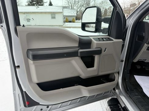 Used 2022 Ford F250 XL w/ Power Equipment Group image 15