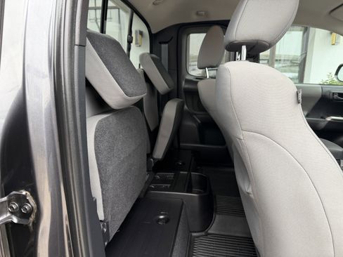 Used 2019 Toyota Tacoma SR5 image 11