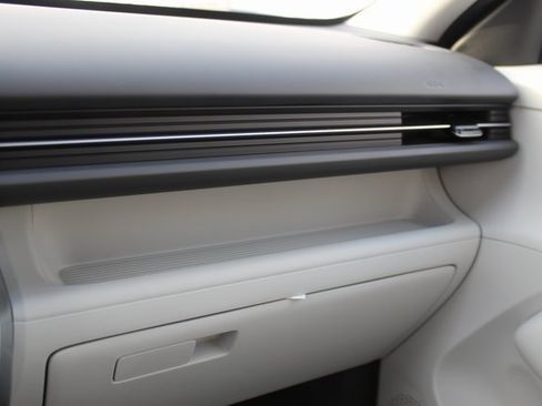 New 2026 Hyundai Kona SE image 23